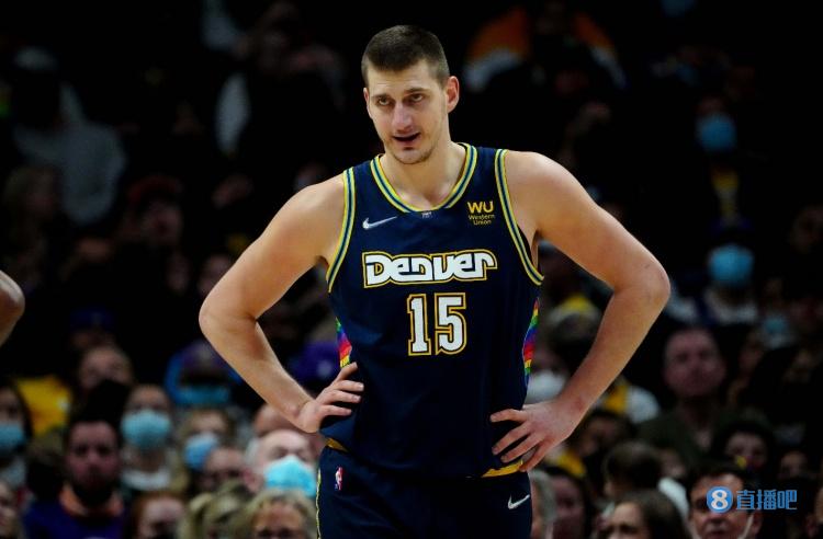 前锋的牵制 前锋的牵制